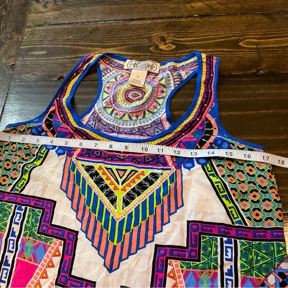 High Low Flying Tomato Colorful Geometric Tank Top - Picture 5 of 7